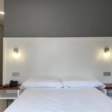 Arsus Hotel