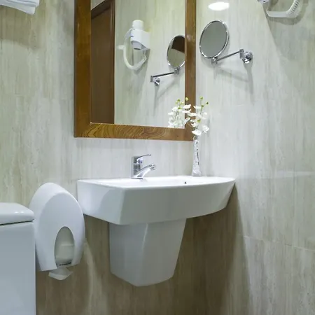 Arsus Hotel